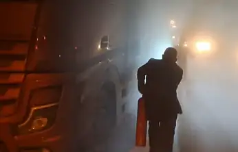 Malatya'da seyir halindeki tır alev aldı