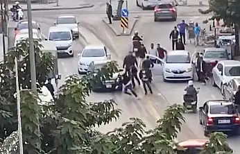 Trafikte Yaşanan Kavga Cep Telefonu Kamerasına yansıdı