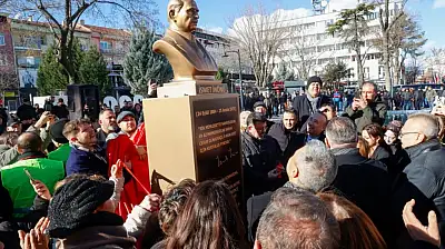 Ağbaba İsmet İnönü büstünün açılışını yaptı