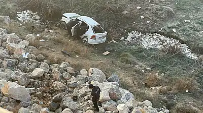 Buzlanma Nedeniyle Köprüden Şarampole Uçan Otomobilde 1 Kişi Hayatını Kaybetti