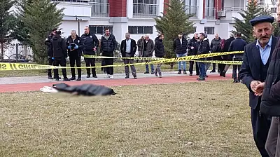 Ölüm Ekmek Almaya Giden Yaşlı Adamı Yolda Yakaladı