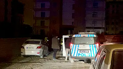 Polisten Kaçan Ehliyetsiz Sürücü Duvara Çarparak Yaralandı