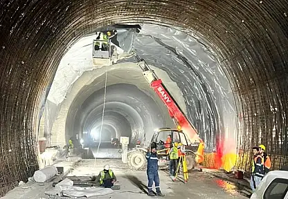 Erkenek Tüneli'nde Tadilat Çalışmaları Sürüyor