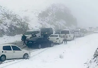 Malatya– Çelikhan Yolunda Yoğun Kar ve Tipi Ulaşımı Aksattı