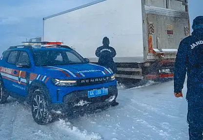Yoğun Kar Yağışında Mahsur Kalan 47 Vatandaş Kurtarıldı
