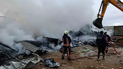 Malatya'da inşaat işçilerinin kaldığı şantiyede yangın