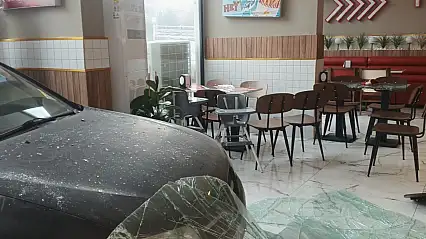 Otomobili ile Dönerciye geldi