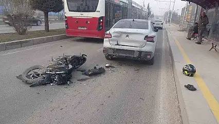 Malatya'da otomobille çarpışan motosikletli yaralandı