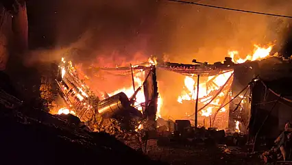 Önce Oğlunun Evi, Şimdi Babasının Evi Yandı