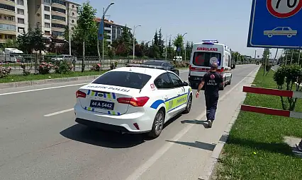 Eşi ile tartışan kadın seyir halindeki araçtan atladı