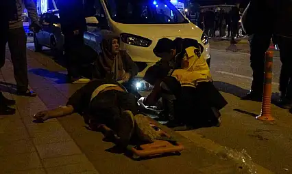 Malatya'da 3 aracın karıştığı kazada ortalık savaş alanına döndü: 4 yaralı