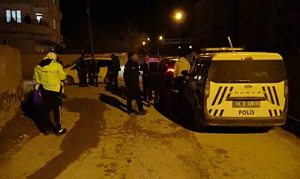 Malatya'da polisin 'dur' ihtarına uymayan araçtan uyuşturucu çıktı