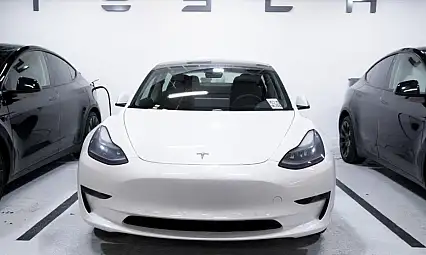 Malatya'da Tesla marka araç alev aldı: 2 hemşire yanarak can verdi