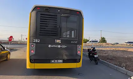 Tıra çarpmamak için manevra yapınca kaza yaptın