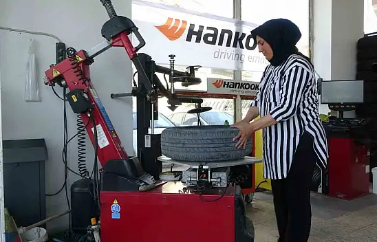 Malatya'nın tek kadın lastik tamircisi