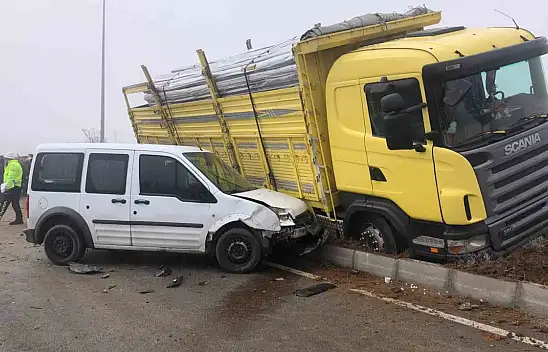 Elazığ-Malatya 2 saatte 2 büyük zincirleme kaza: 13 araç çarpıştı, 7 yaralı