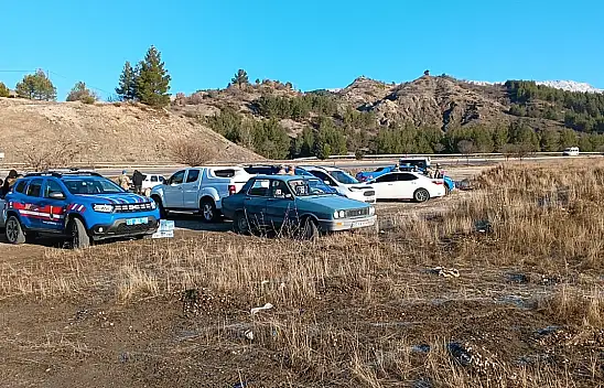 Gölbaşı-Malatya karayolunda kayıp kadını arama çalışmaları sürüyor