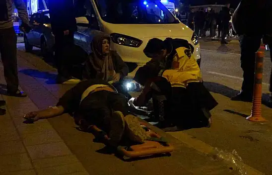 Malatya'da 3 aracın karıştığı kazada ortalık savaş alanına döndü: 4 yaralı