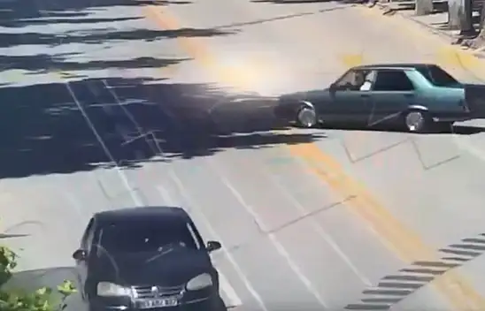 Malatya'da cadde ortasında drift yapan sürücüye ağır ceza