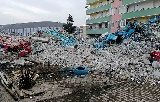 Malatya'da depremde 19 kişiye mezar olan Ermeç Apartmanı davasında 6'ncı duruşma