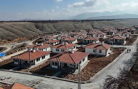 Malatya'da depremzedeler evlerine kavuşuyor