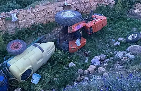 Malatya'da devrilen traktörün sürücü hayatını kaybetti