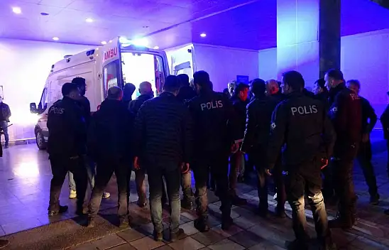 Malatya'da halı sahada maç yapan polis memuru kalp krizi geçirdi