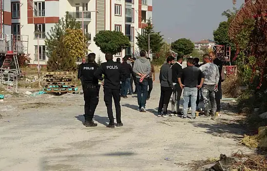Malatya'da hasarlı binada el bombası ile çok sayıda mermi bulundu