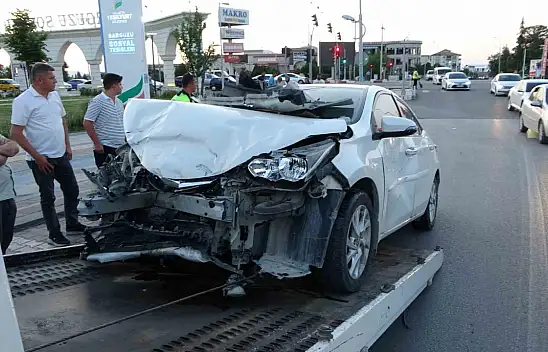 Malatya'da iki otomobil çarpıştı: 2 yaralı