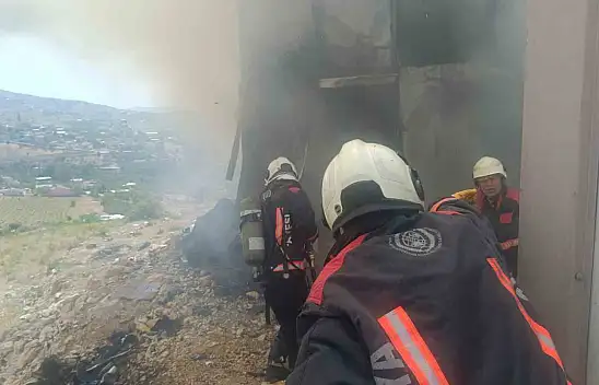 Malatya'da inşaat işçilerinin kaldığı şantiyede yangın