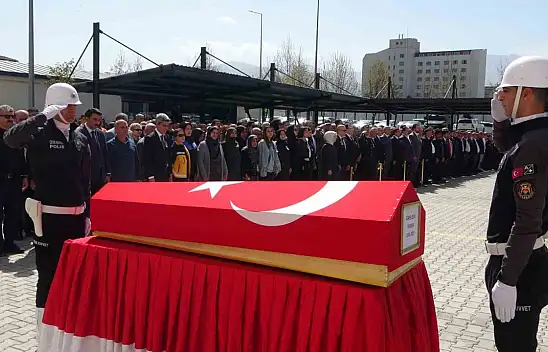 Malatya'da kalp krizi geçiren komiserin naaşı törenle memleketine uğurlandı