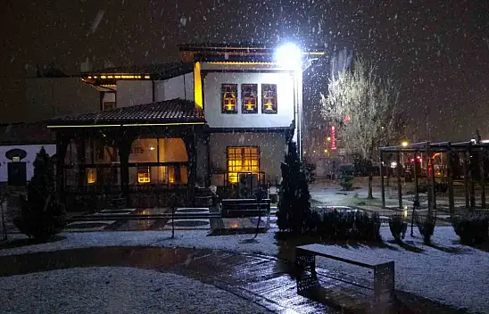 Malatya'da kar yağışı etkili oluyor