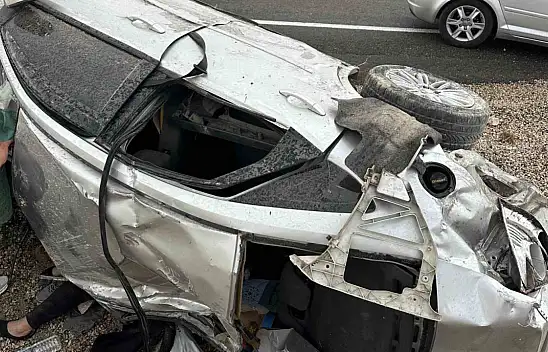 Malatya'da kontrolden çıkan araç şarampole devrildi: 5 yaralı