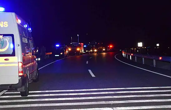 Malatya'da kontrolden çıkan minibüs yan yattı: 4 yaralı