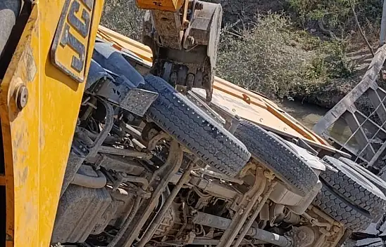 Malatya'da köprü çöktü: 1 yaralı