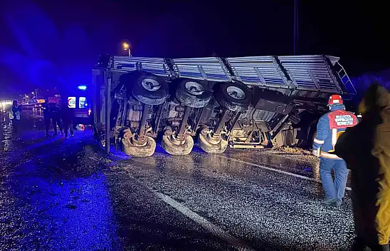 Malatya'da maden yüklü tır devrildi: 1 yaralı