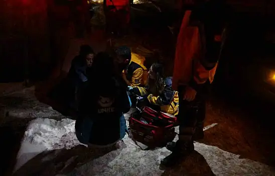 Malatya'da müstakil evde yangın: Mahsur kalan kadın kurtarıldı