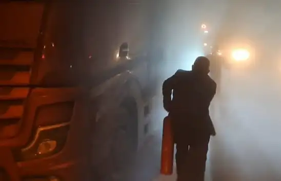 Malatya'da seyir halindeki tır alev aldı