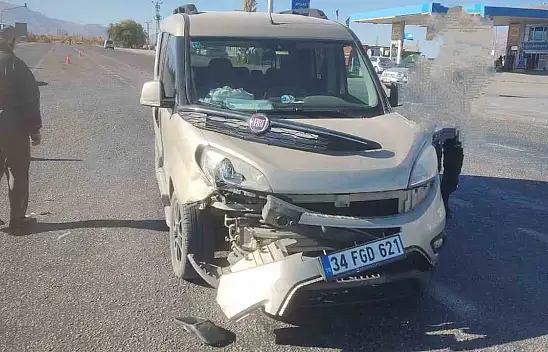 Malatya'da tır ile hafif ticari araç çarpıştı: 1 yaralı
