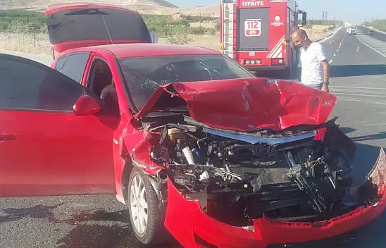 Malatya'da tır ile otomobil çarpıştı: 4 yaralı