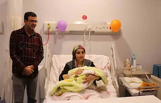 Malatya'da yeni yılın ilk bebeği dünyaya geldi