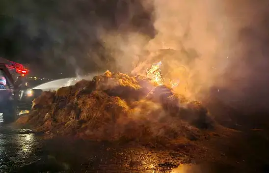 Malatya'daki samanlık yangını korkuttu