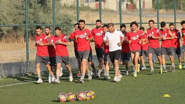 Yeşilyurtspor'da Nevşehir Kampı Sürüyor