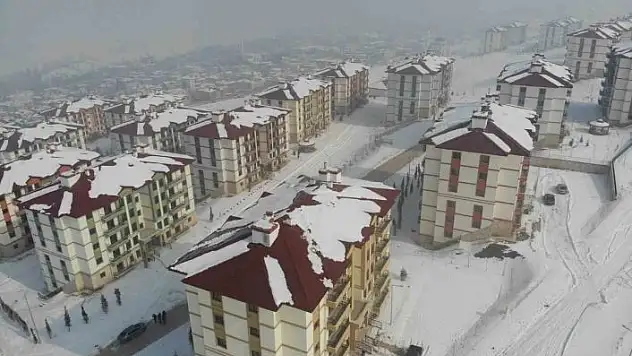 '7.6´lık depremin merkez üssü Elbistan´da TOKİ konutları sapasağlam'