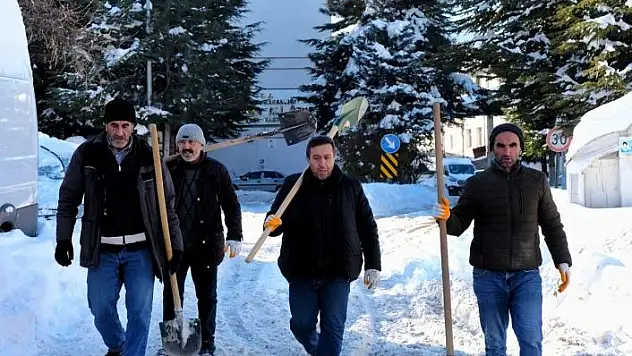 'Arapgir´de yoğun kar mesaisi'