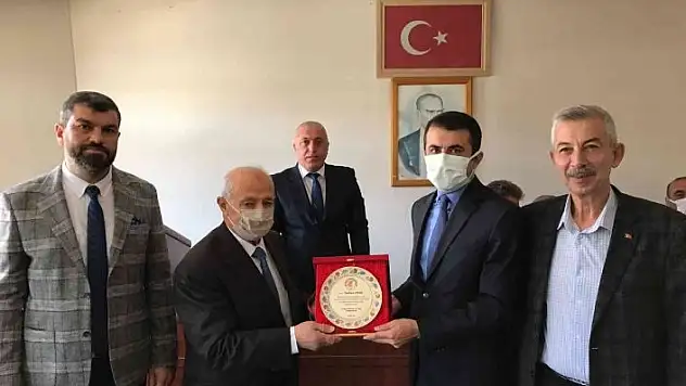 'Arapgir Muhtarlar Derneğinde bayrak değişimi'