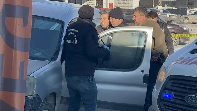 Direksiyon Başında Kalp Krizi Geçirip Hayatını Kaybetti, Aracı İşyerine Çarparak Durabildi