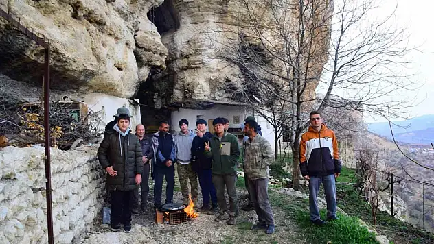 Mağarada geçen bir ömür, dünya ekranlarında