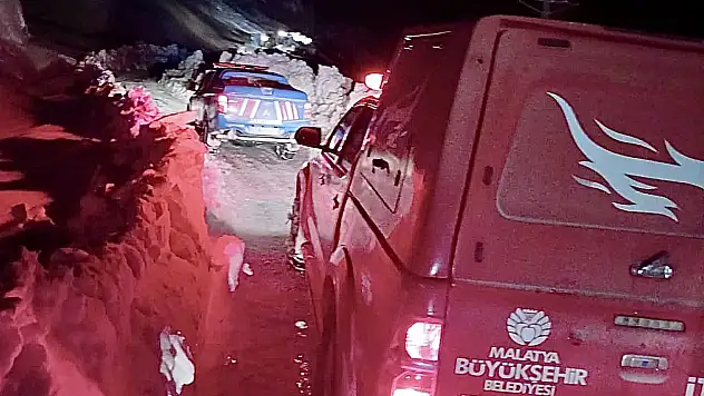 Malatya'da Çığların Arasında Kalan Ekipler Kurtarıldı
