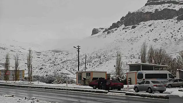 Malatya'da sağanak ve kar yağışı etkili oluyor